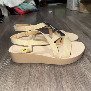 OluKai Women's Onohi Strappy Sandal, Warm Beige/Warm Beige, 9